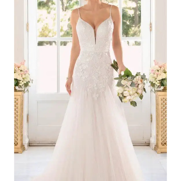 Stella York 6968 Floral Lace Mermaid Wedding Dress w/ Glitter Tulle 12 (SAMPLE) - Picture 3 of 9